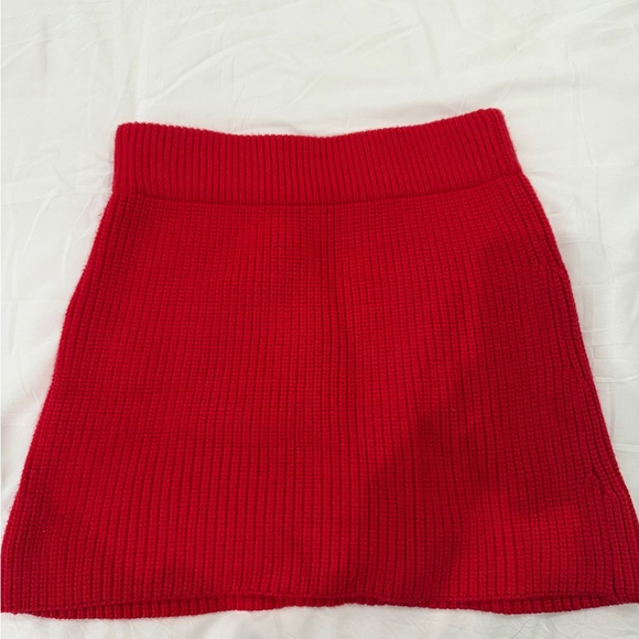 Red Set - Picture 4 of 5